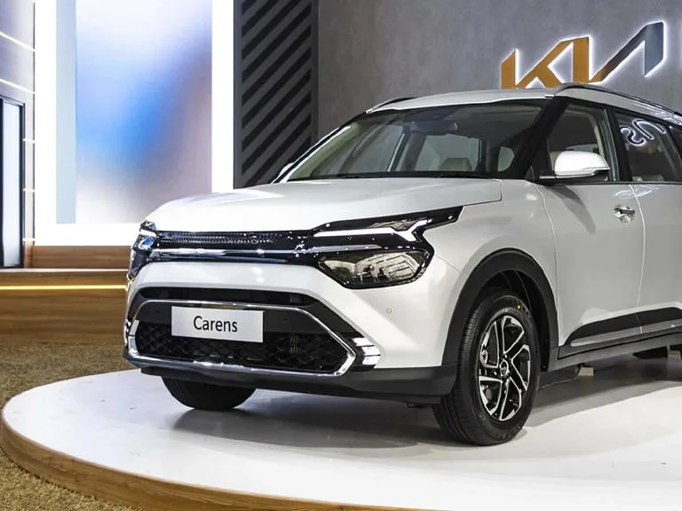 Kia Carens Facelift and Carens EV to Launch