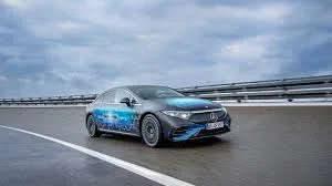 Electric Vehicle Battery Technology Advancements at Mercedes