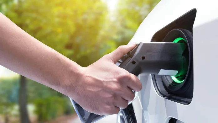 “Small EV Companies Can Succeed,” Jitendra EV Shares His Thoughts