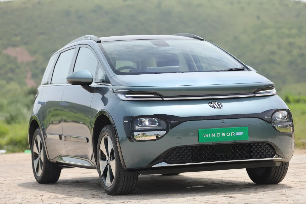 MG-Windsor Discover how the MG Windsor EV achieved a record-breaking 20,000 sales in just 6 months, making it India’s fastest-selling electric vehicle with its compelling features and pricing.
